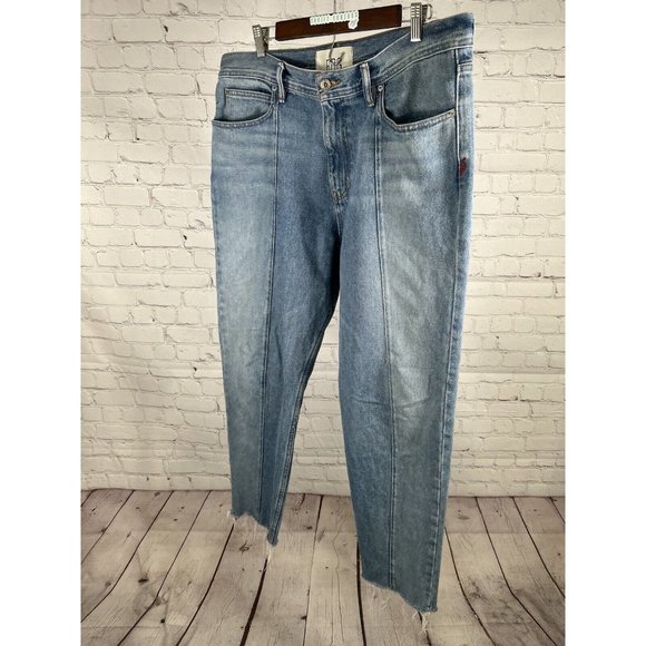 BDG Urban Outfitters Dad Slim Tapered Fit Light Wash Distressed Jeans (36 x 29) - Picture 3 of 13